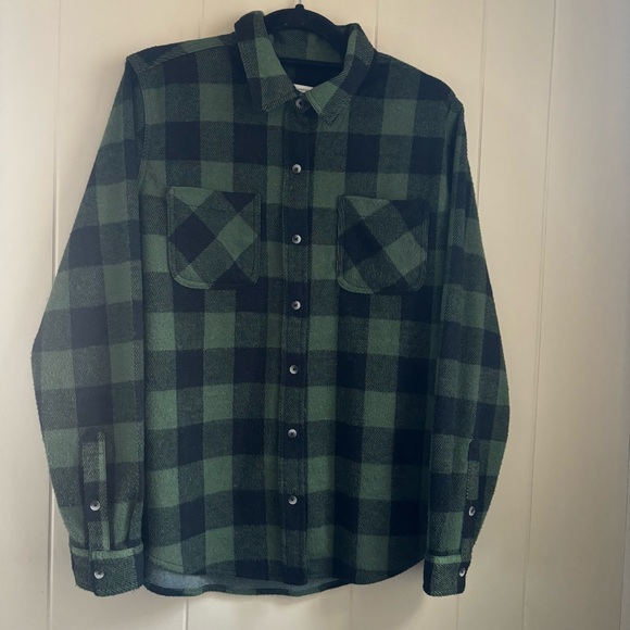 beachlunchlounge Tops - beachlunchlounge Large Women’s Soft Green and Black Flannel Casual Shirt.